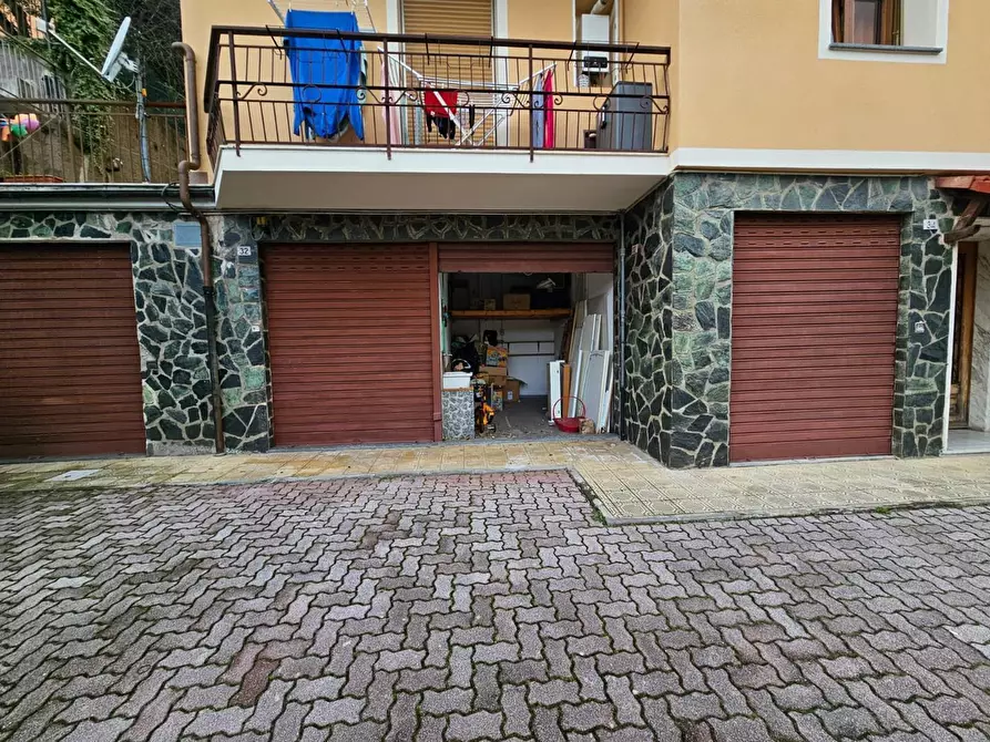 Immagine 30 di Pentalocale in vendita  in Via Benedetto da Cesino 38A a Genova
