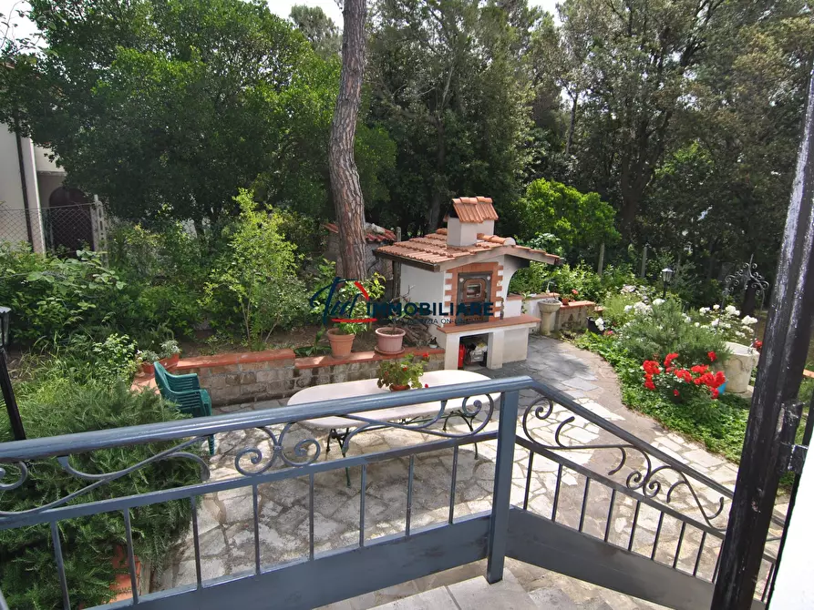 Immagine 26 di Villa in vendita  in Via Kaiser Parodi 15 a Livorno