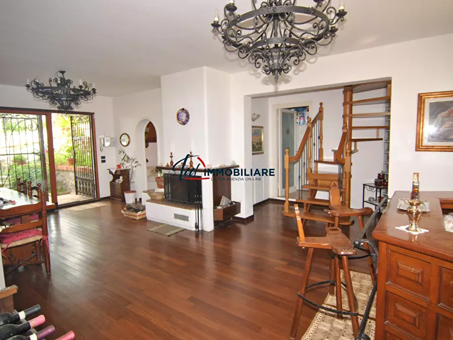 Immagine 34 di Villa in vendita  in Via Kaiser Parodi 15 a Livorno