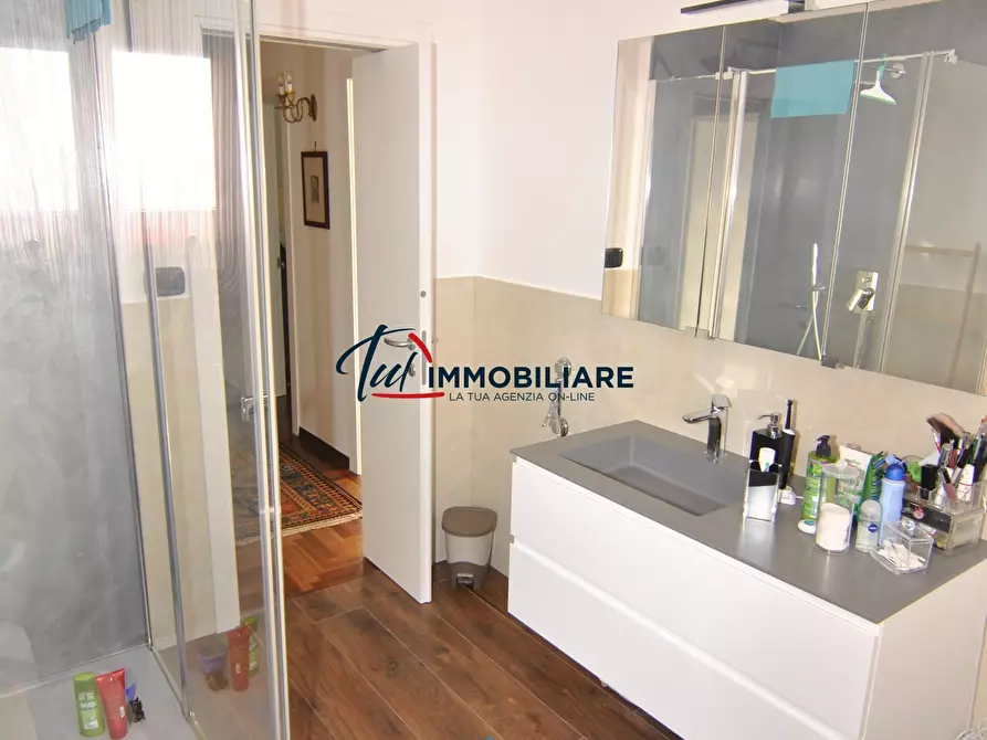 Immagine 31 di Pentalocale in vendita  in Viale Fabbricotti 3 a Livorno