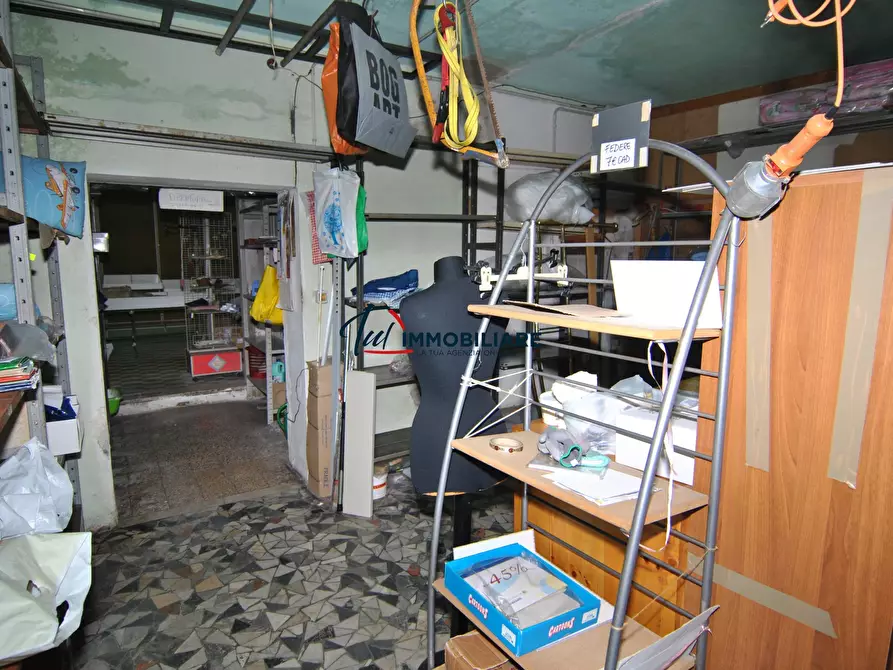 Immagine 7 di Locale commerciale in vendita  in Via del Pettine 5 a Livorno