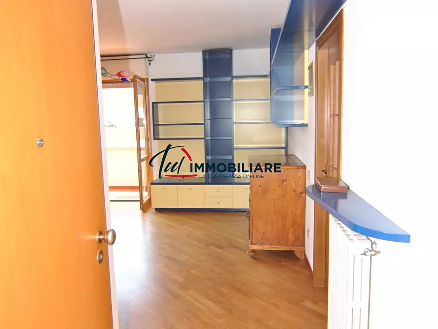 Immagine 2 di Quadrilocale in vendita  in Via Jean Monnet 4 a Livorno