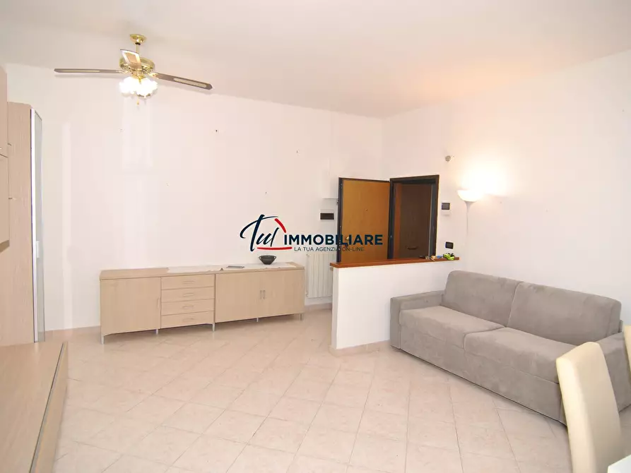 Immagine 4 di Trilocale in vendita  in Piazza Gavi 5 a Livorno