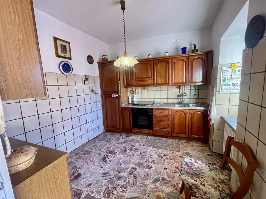 Immagine 7 di Pentalocale in vendita  in Via Dante Alighieri 54 a Dogliani