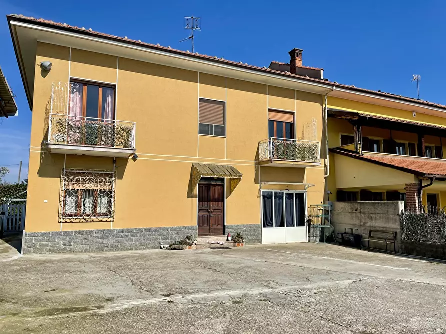 Immagine 2 di Villetta a schiera in vendita  in Via Bricco San Martino 44 a Lequio Tanaro