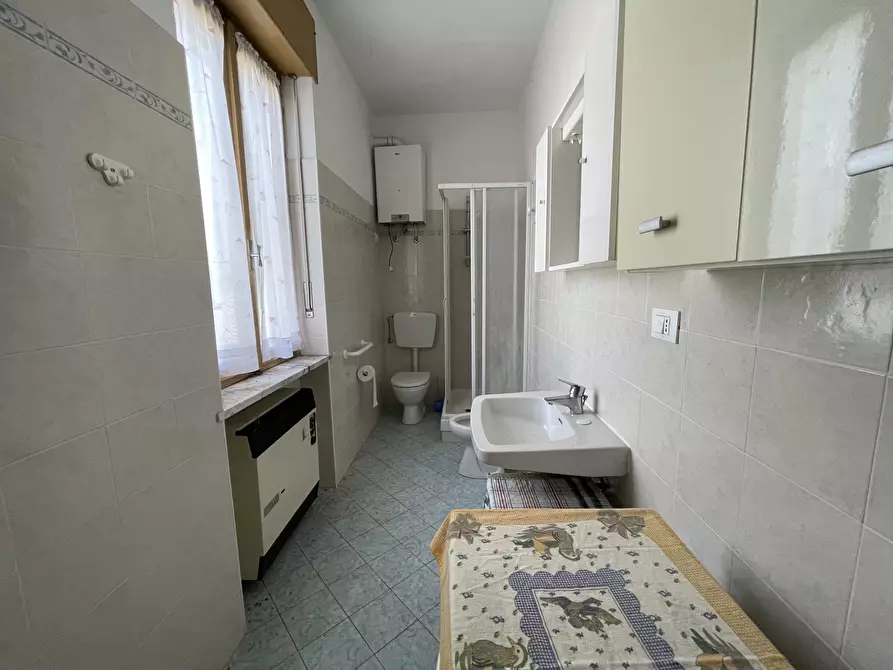 Immagine 9 di Casa indipendente in vendita  in SP32 3 a Serravalle Langhe