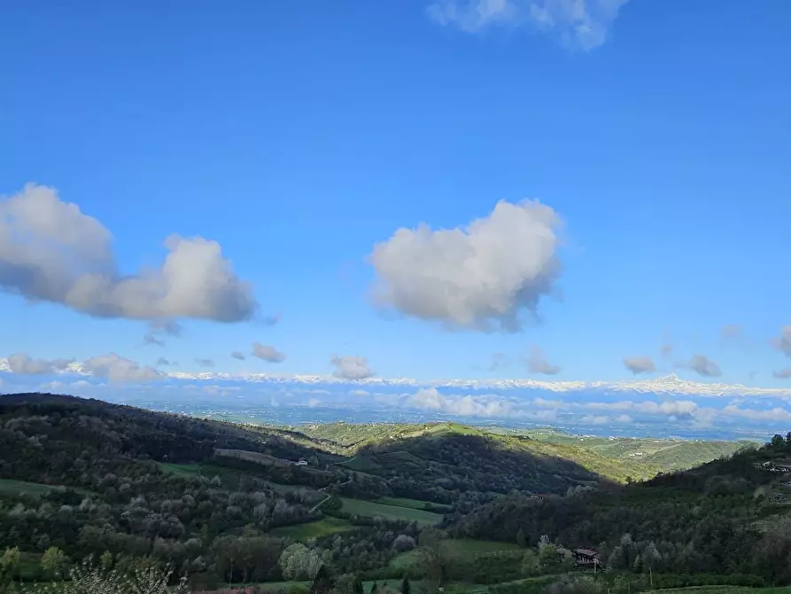 Immagine 15 di Villa in vendita  in via bricco broncio a Serravalle Langhe