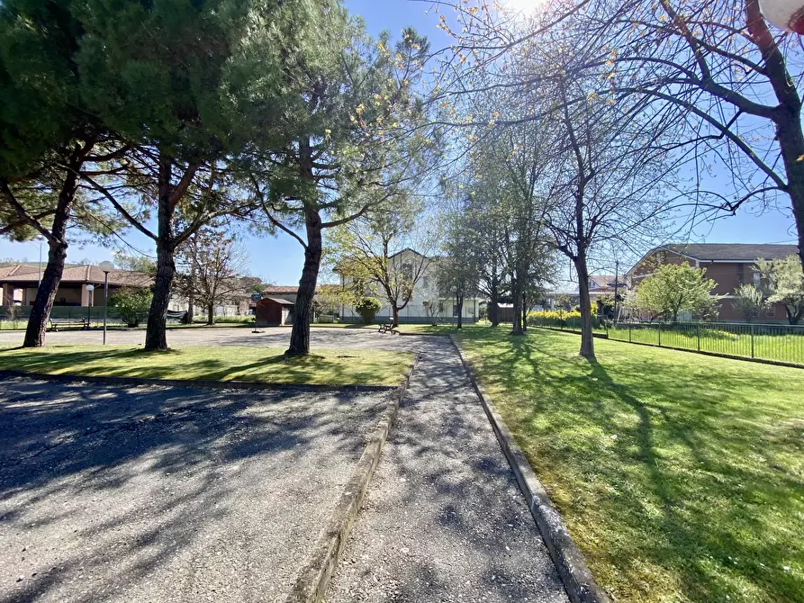 Immagine 15 di Quadrilocale in vendita  in Viale Europa 13 a Grinzane Cavour