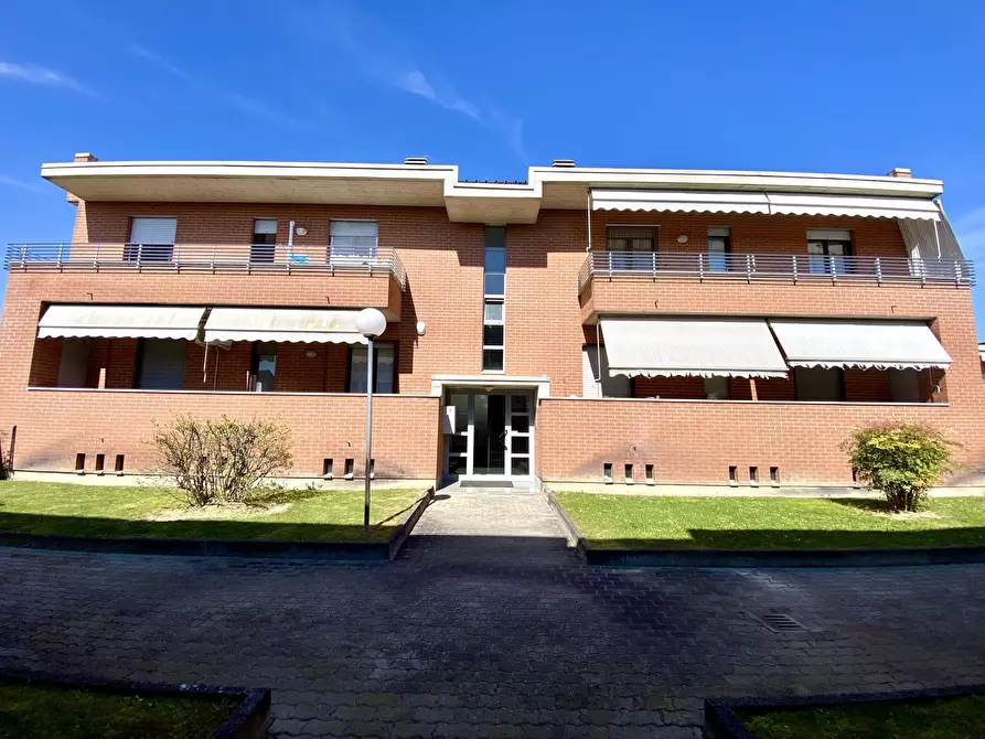 Immagine 13 di Quadrilocale in vendita  in Viale Europa 13 a Grinzane Cavour