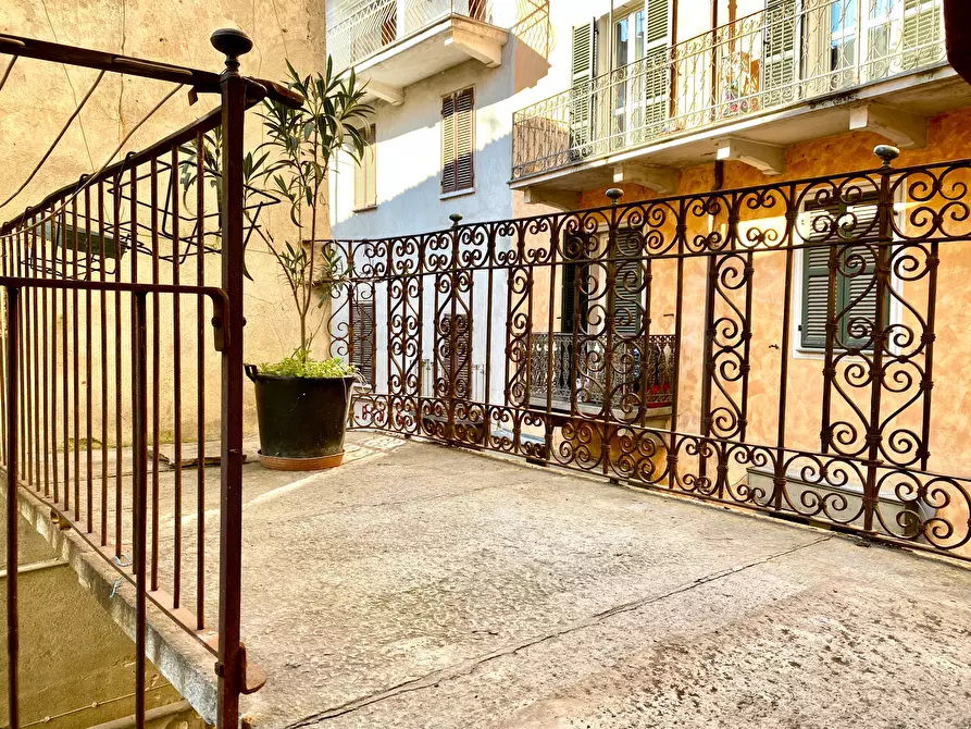 Immagine 15 di Pentalocale in vendita  in Piazza Confraternita 6 a Dogliani