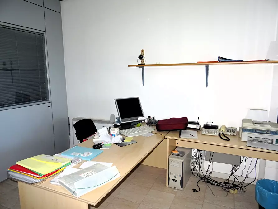 Immagine 6 di Ufficio in vendita  a Senigallia