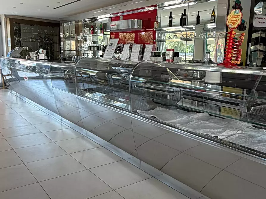 Immagine 7 di Bar / Ristorante in vendita  a Senigallia
