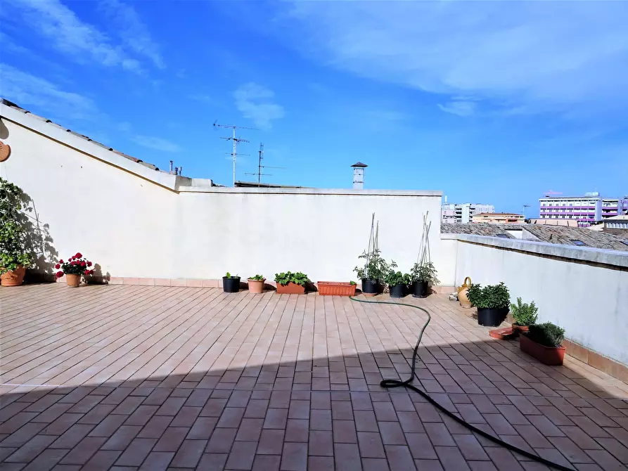 Immagine 4 di Mansarda in vendita  a Senigallia