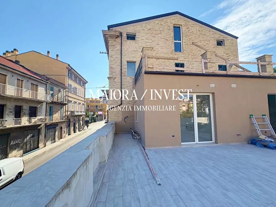 Immagine 12 di Trilocale in vendita  in Corso Giuseppe Mazzini 90 a San Benedetto Del Tronto