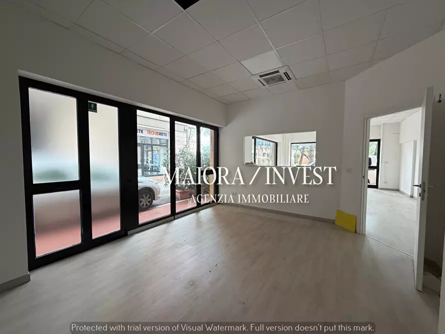 Immagine 9 di Locale commerciale in vendita  in Via Francesco Crucioli a Grottammare