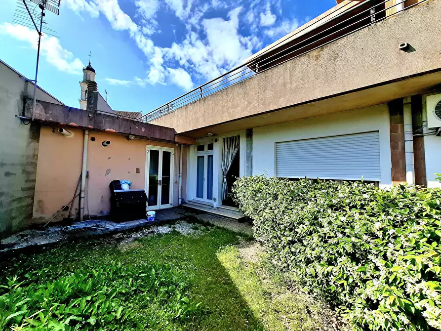 Immagine 15 di Casa bifamiliare in vendita  in Via Giorgio la Pira 65 a Costa Di Rovigo