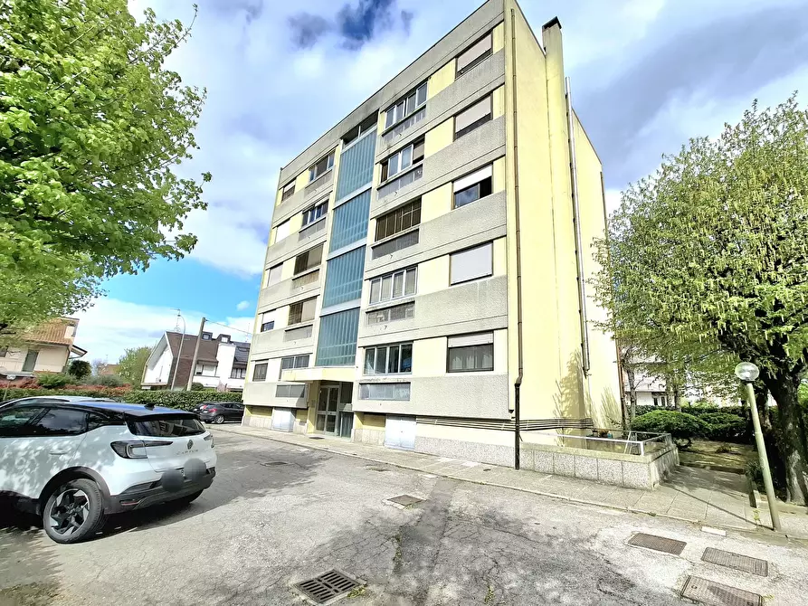 Immagine 1 di Trilocale in vendita  in Via della Costituzione 18A a Rovigo