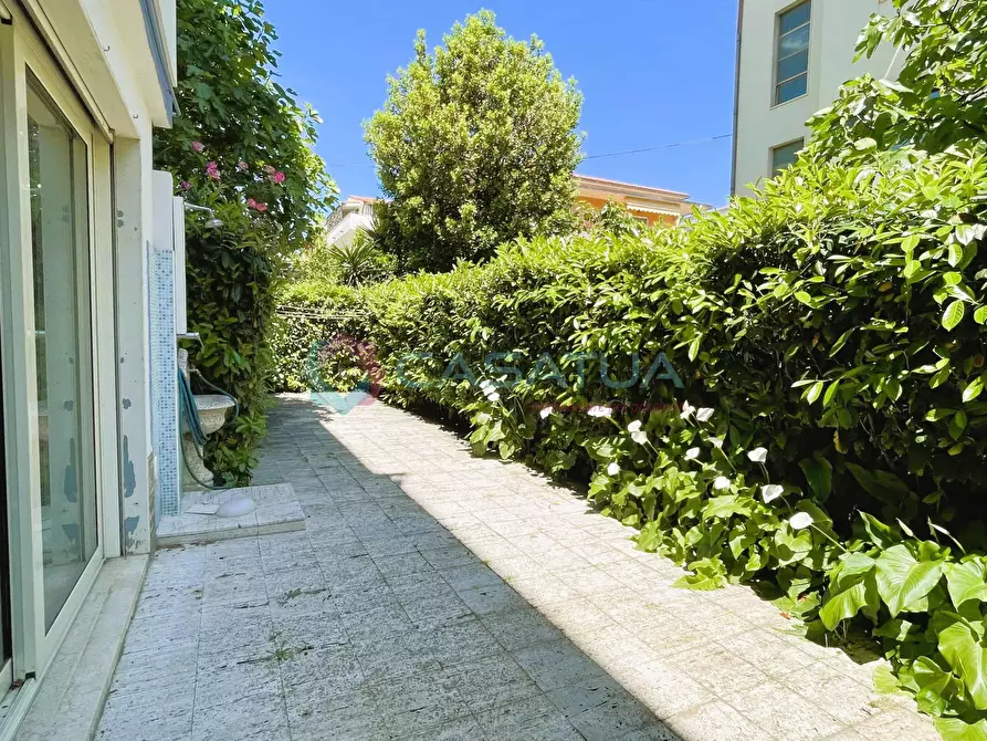 Immagine 31 di Trilocale in vendita  a Silvi