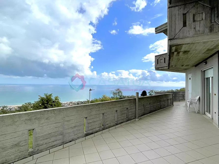 Immagine 1 di Porzione di casa in vendita  a Silvi