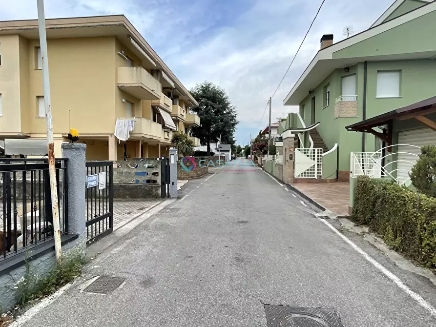 Immagine 28 di Quadrilocale in vendita  a Pineto