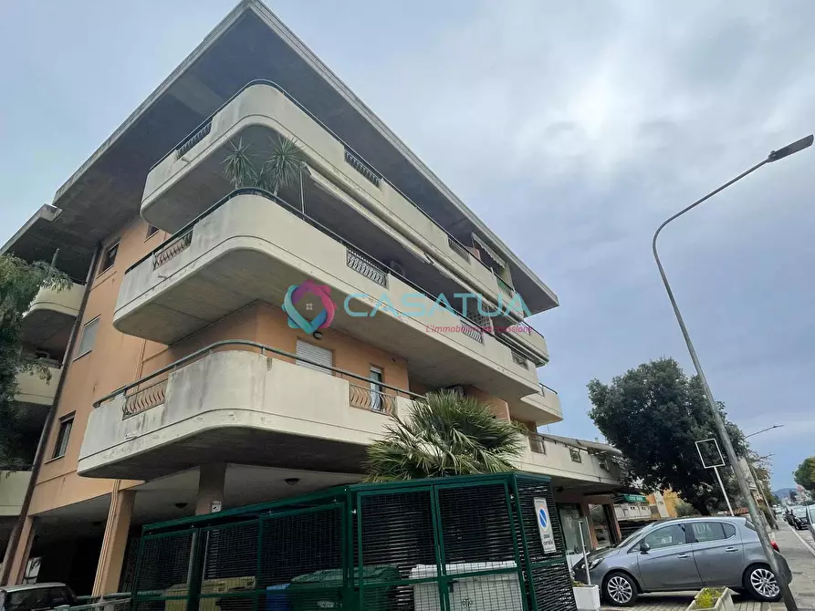 Immagine 13 di Locale commerciale in vendita  a Silvi