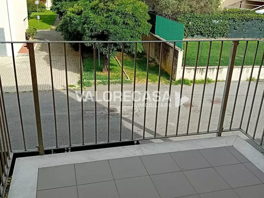 Immagine 11 di Bilocale in vendita  in Via Borghetto 27 a Castelnuovo Magra