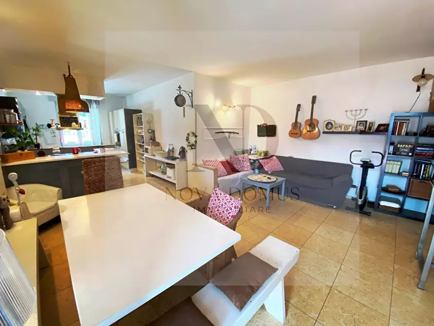 Immagine 11 di Quadrilocale in vendita  in Via Canale 30 a Castelnuovo Magra