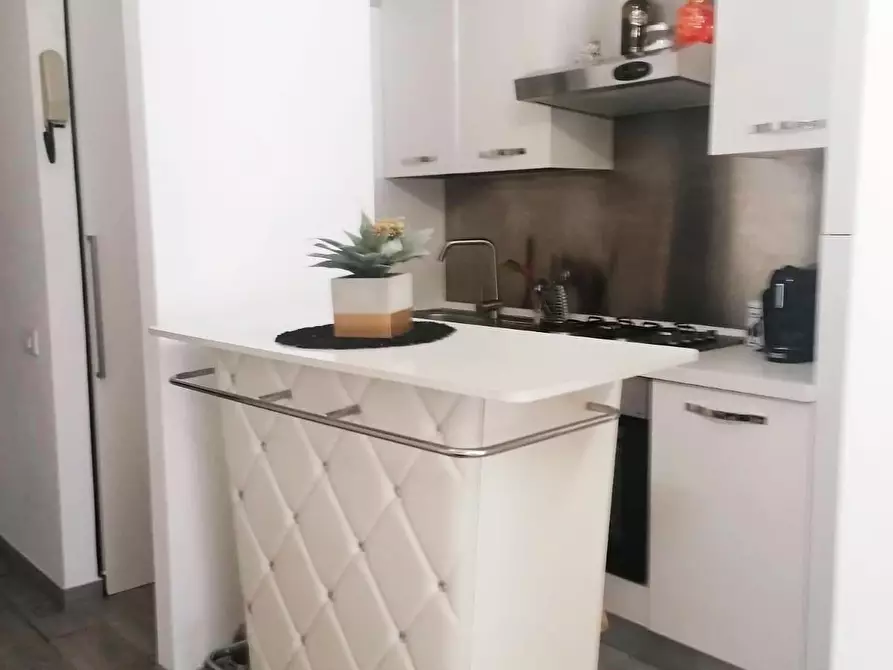 Immagine 7 di Monolocale in affitto  a Carrara