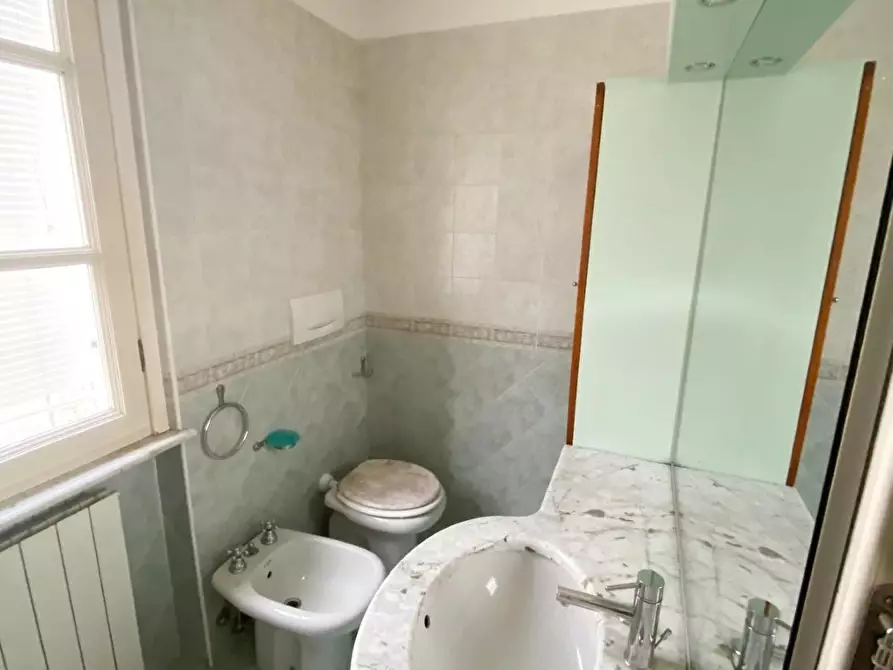 Immagine 25 di Porzione di casa in vendita  in Piazza Bastione 73 a Massa