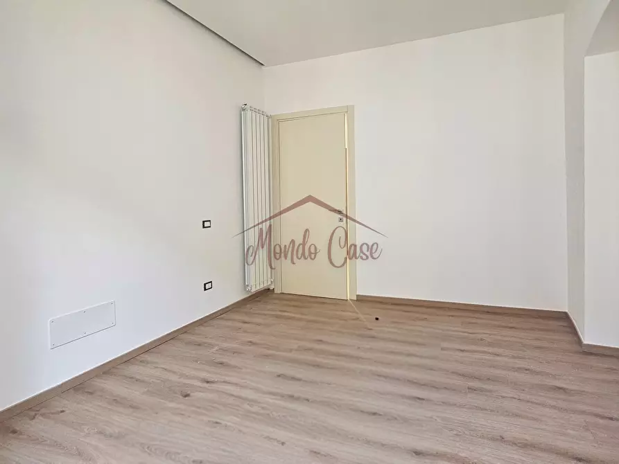 Immagine 39 di Trilocale in vendita  in Piazza Giacomo Matteotti 29 a Sarzana