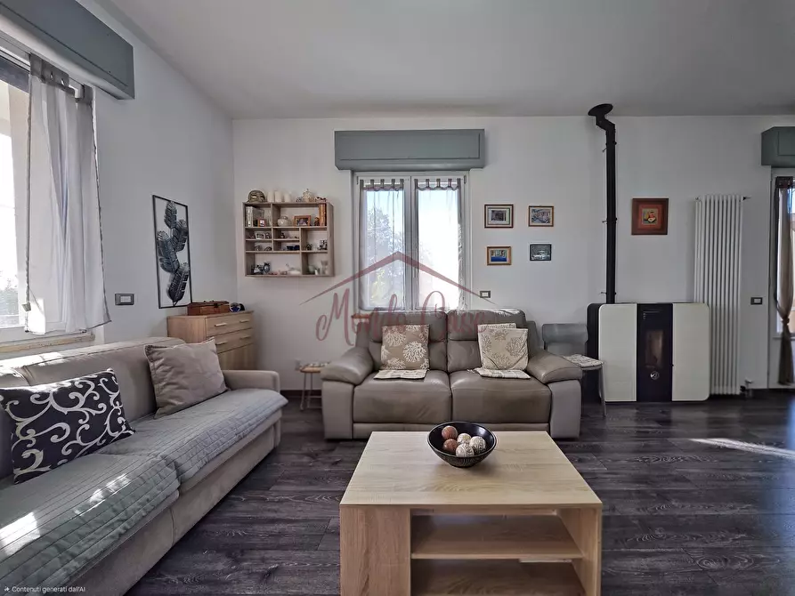 Immagine 3 di Villa in vendita  in Via Provinciale 40 a Castelnuovo Magra