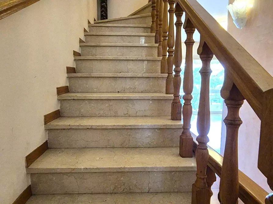 Immagine 24 di Villetta a schiera in vendita  in Via Madonnina 11 a Ortonovo