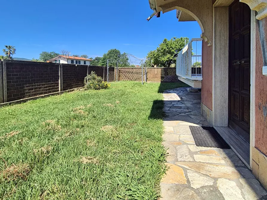 Immagine 31 di Trilocale in vendita  in Via Canale 106 a Castelnuovo Magra