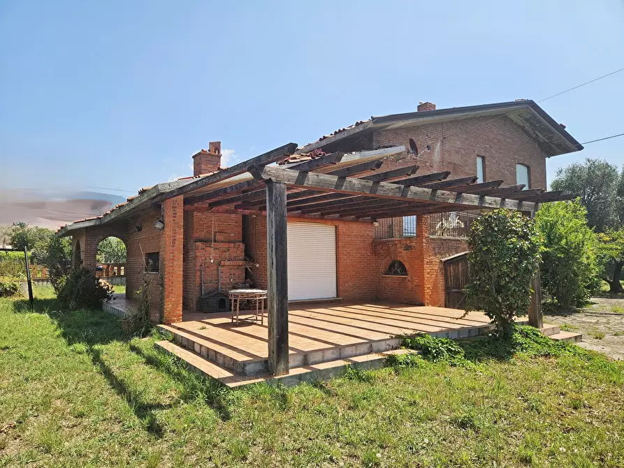 Immagine 4 di Villa in vendita  in Via Dogana 10 a Ortonovo
