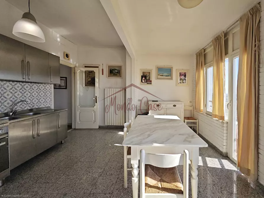 Immagine 36 di Attico in vendita  in Viale Eugenio Chiesa 21 a Massa