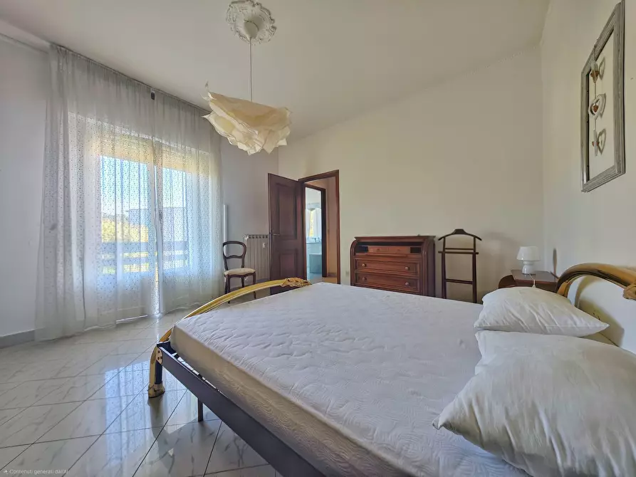 Immagine 31 di Quadrilocale in vendita  in Piazza Giacomo Matteotti 8 a Sarzana