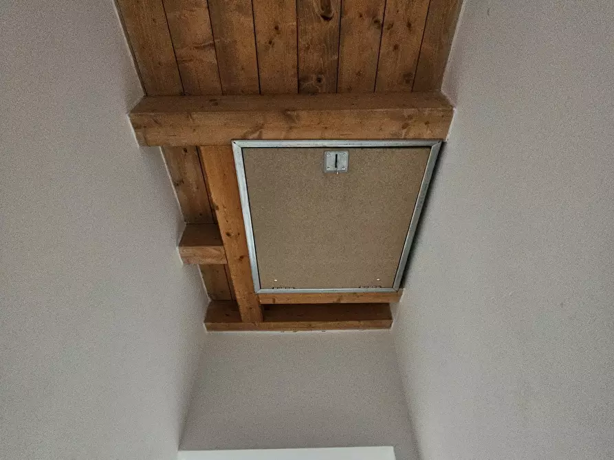 Immagine 26 di Quadrilocale in vendita  in Via Cisa 95 a Sarzana