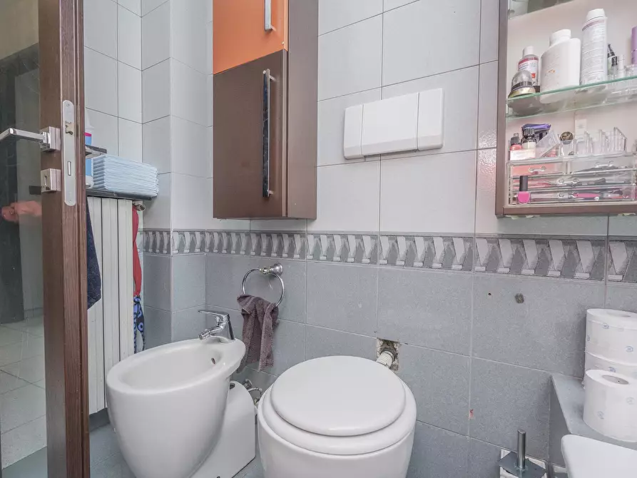 Immagine 26 di Quadrilocale in vendita  in Via Bollengo 20 a Torino