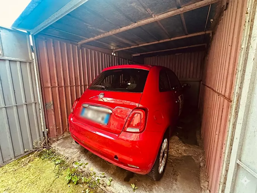 Immagine 9 di Garage in vendita  in Via Beinasco 4 a Torino