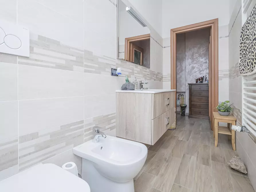 Immagine 27 di Trilocale in vendita  in Largo Borgaro 42 a Torino