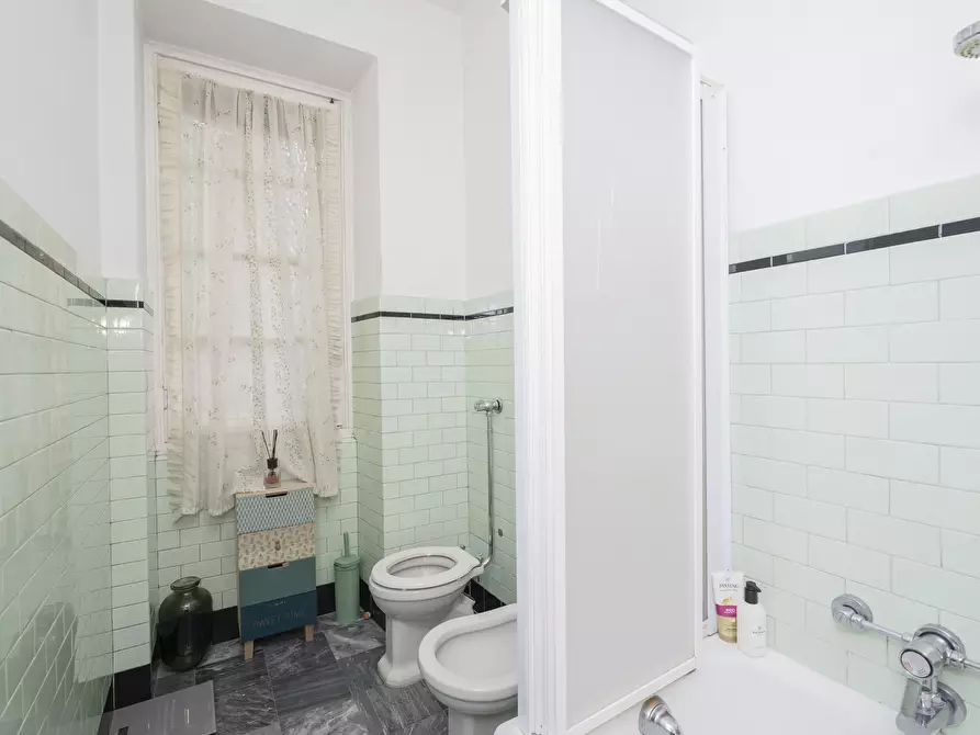 Immagine 23 di Trilocale in vendita  in Via Aosta 60 a Torino