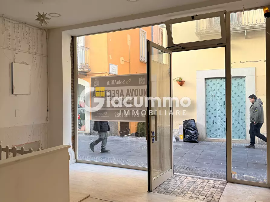 Immagine 10 di Locale commerciale in affitto  in Via Pretoria 43 a Potenza