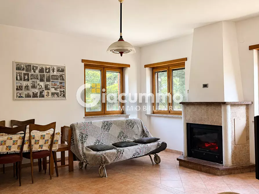 Immagine 19 di Villa in vendita  in CONTRADA MIRACOLO 60 a Avigliano