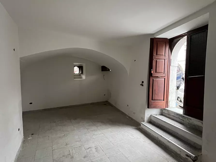 Immagine 3 di Magazzino in vendita  in Via Pretoria a Potenza