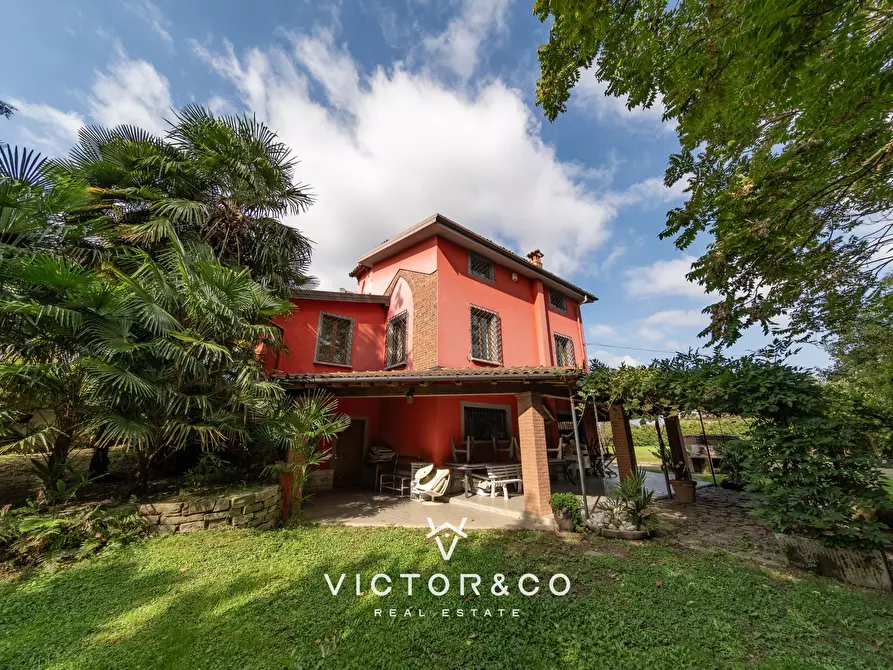 Immagine 1 di Villa in vendita  in Viale Parco Mazza sn a Oleggio