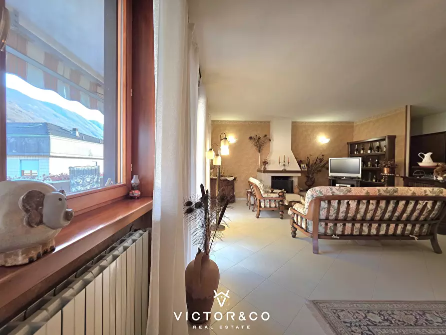 Immagine 3 di Quadrilocale in vendita  in Piazza Nobili de Toma 9 a Omegna