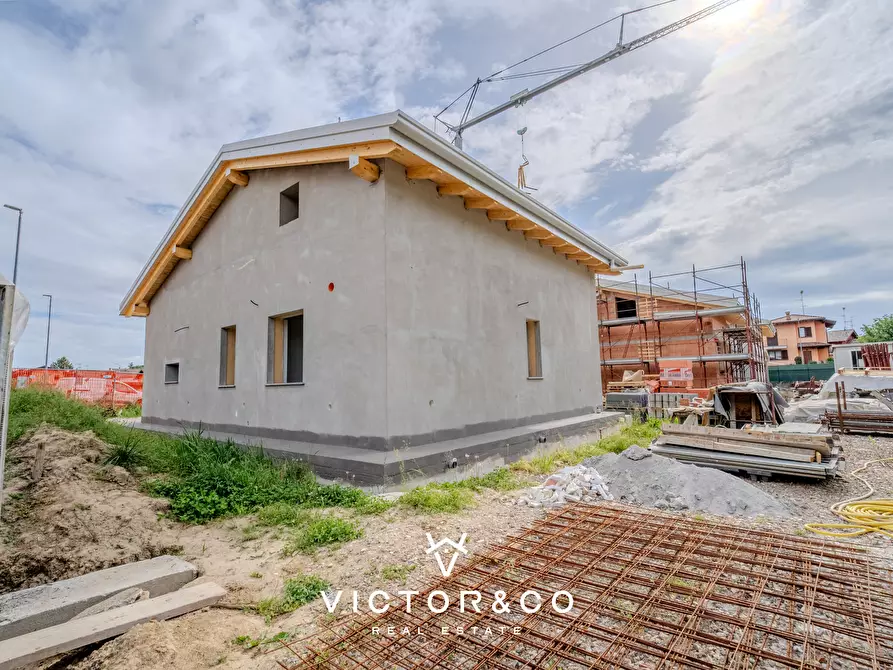 Immagine 24 di Villa in vendita  in Via Isonzo 6 a Oleggio