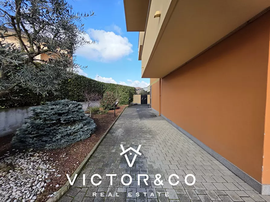 Immagine 15 di Bilocale in vendita  in Via Valsesia 16 a Novara