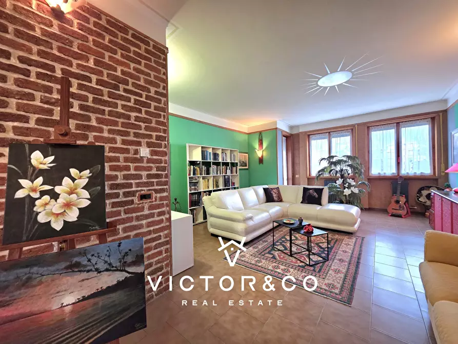 Immagine 2 di Trilocale in vendita  in Viale Giulio Cesare 119 a Novara