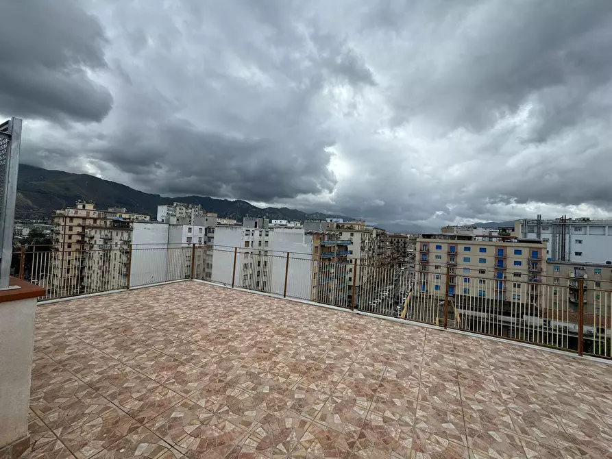 Immagine 27 di Attico in vendita  in Via Antonio Ugo a Palermo